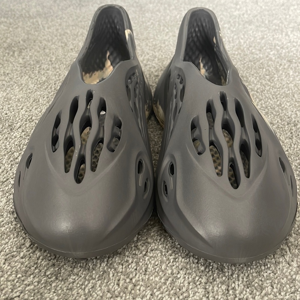 *REPLICA* Yeezy Foam RNNR